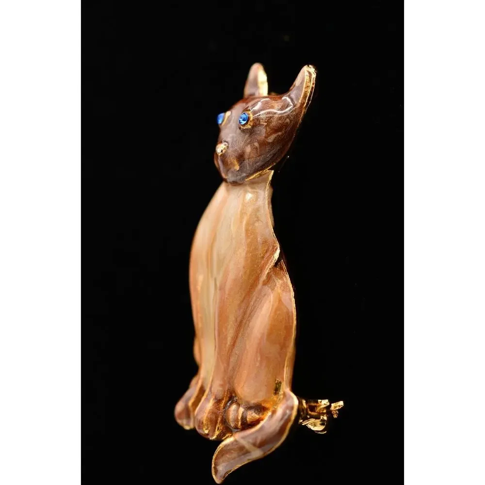 Vintage Siamese Cat Pin Brooch Brown Enamel Blue Eyes Gold Tone 1980s BinAT